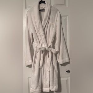New , White robe, soft and warm , size M/L Calvin klein